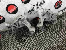 Кулак задний правый Honda Accord