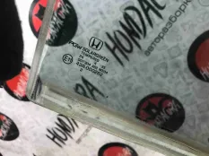 Стекло двери задней правой Honda Accord