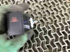 Кнопка аварийной сигнализации Honda Accord