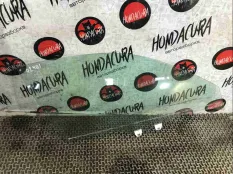 Стекло двери передней правой Honda Civic