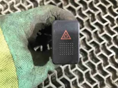 Кнопка аварийной сигнализации Honda Accord