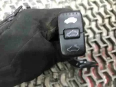 Кнопка открывания люка Honda CR-V