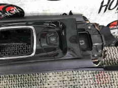 Консоль салона (кулисная часть) Honda HR-V