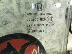 Стекло двери задней правой Honda HR-V