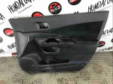 Обшивка двери передней правой (дверная карта) Honda CR-V