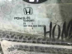 Стекло двери задней правой Honda Pilot