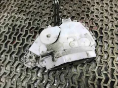 Замок двери передней левой Honda Civic