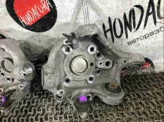 Кулак задний левый Acura MDX