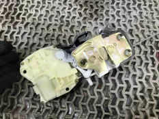 Замок двери задней левой Acura MDX