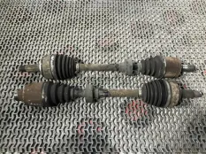 Полуось передняя правая (приводной вал, ШРУС) Honda Legend