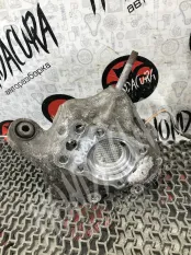 Кулак задний левый Honda Accord