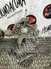 Кулак задний правый Honda Legend