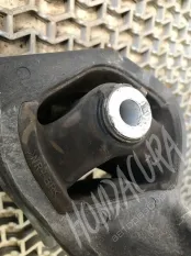 Подушка крепления двигателя Honda Accord