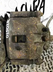 Суппорт передний правый Honda Accord