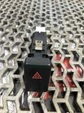 Кнопка аварийной сигнализации Honda Accord