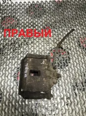 Суппорт передний правый Honda Accord