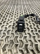 Кнопка открывания люка Honda CR-V