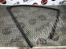 Уплотнитель двери передней левой Honda HR-V