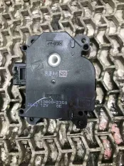 Моторчик заслонки печки Honda Accord