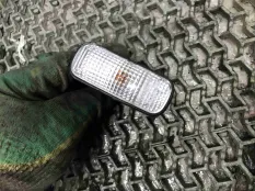 Повторитель передний левый Honda Accord