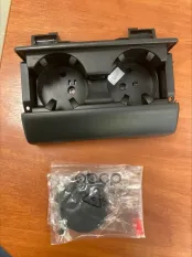 Подстаканник заднего подлокотника 4K0 885 995 6PS