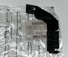 Кронштейн бампера 8K5 807 889 A VAG