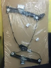 Стеклоподъёмник без электродвигателя 8T0 837 461 D