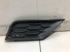 Решетка в бампер передняя правая Volkswagen Tiguan