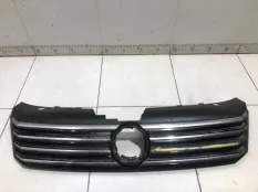 Решетка радиатора Volkswagen Passat B7