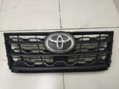 Решетка радиатора Toyota Fortuner 2 AN160