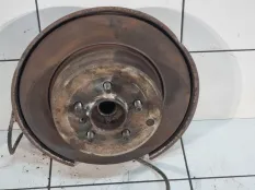 Кулак задний правый Land Rover Range Rover 3 L322