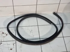 Уплотнитель проема двери задний правый Renault