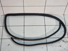 Уплотнитель проема двери передний правый Suzuki