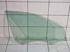 Стекло двери переднее правое Skoda Octavia A7