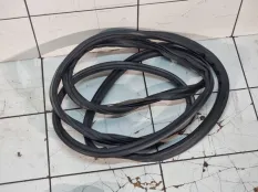 Уплотнитель проема багажника Skoda Octavia A7