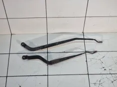 Поводок стеклоочистителя передний Nissan Almera