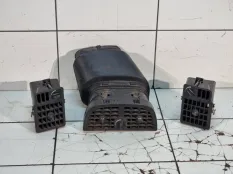 Дефлектор воздушный Saab 9000 2.3 1988