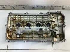 Крышка головки блока (клапанная) Toyota Avensis 3