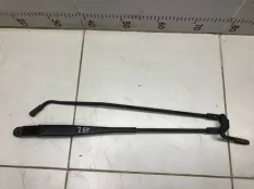 Поводок стеклоочистителя передний Toyota Aygo