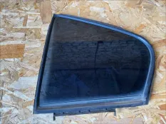 Стекло двери заднее левое Toyota Avensis 3 2009