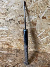 Амортизатор задний Toyota Avensis 3 2009