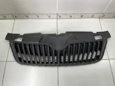 Решетка радиатора Skoda Fabia 2 После 2010