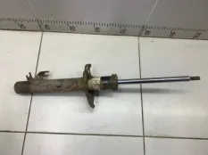 Амортизатор передний левый Toyota Aygo KGB10