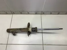 Амортизатор передний правый Toyota Aygo KGB10