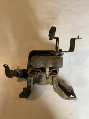 Опора двигателя правая Toyota Avensis 3 2009