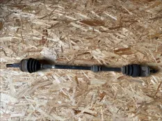 Полуось (привод) передний правый Nissan Almera