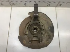 Кулак поворотный передний правый Лада Калина