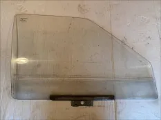 Стекло двери переднее правое Лада 2114