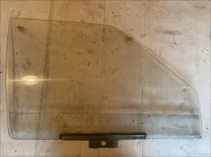 Стекло двери переднее правое Лада 2114