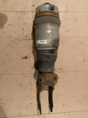 Пневмостойка передняя правая Porsche Cayenne 1